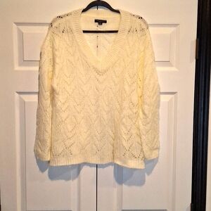 American Eagle V Neck Sweater